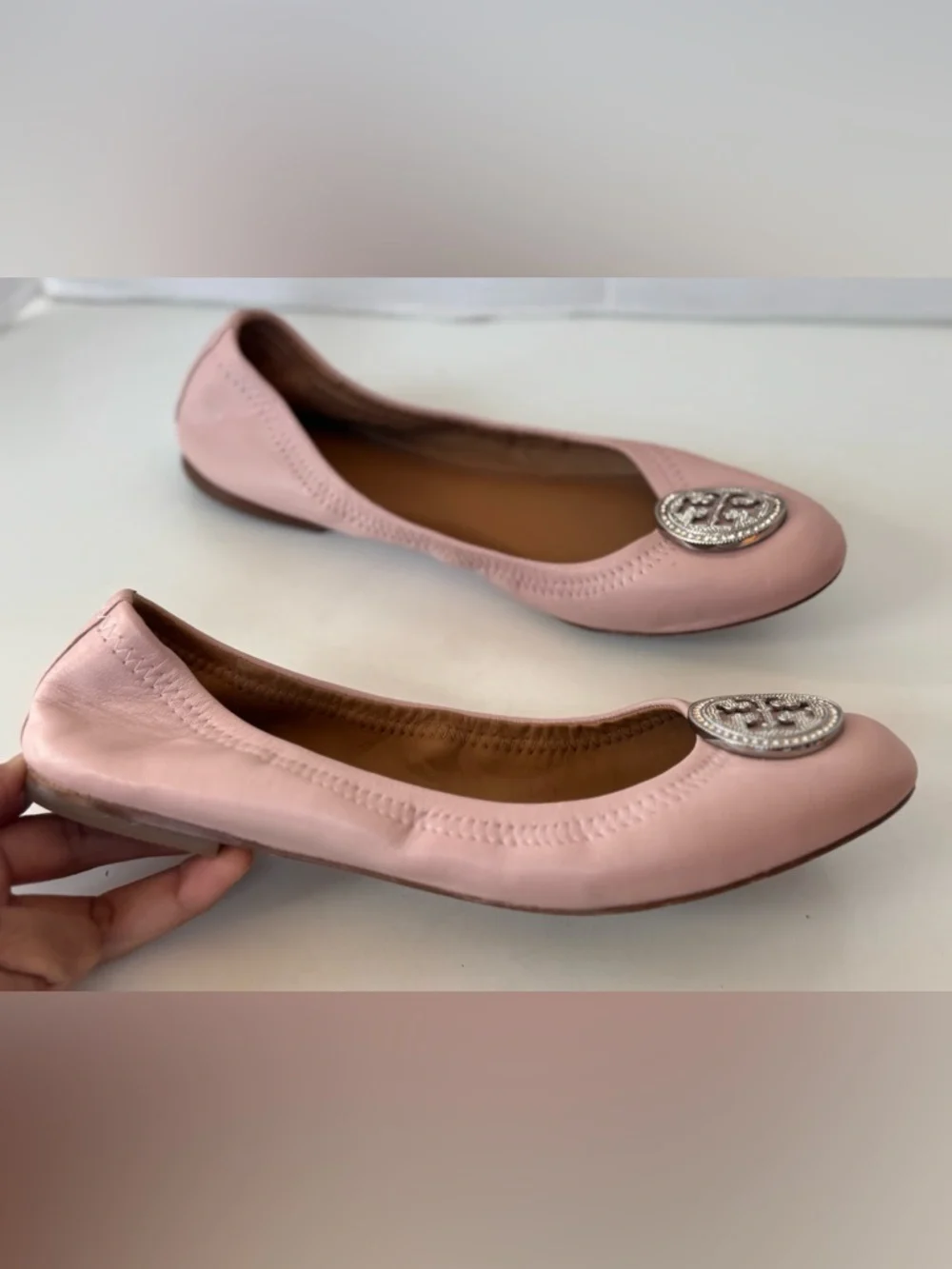 Tory Burch Liana Seashell Pink Logo Rhinestone Flat Nappa Leather Shoes Size 8